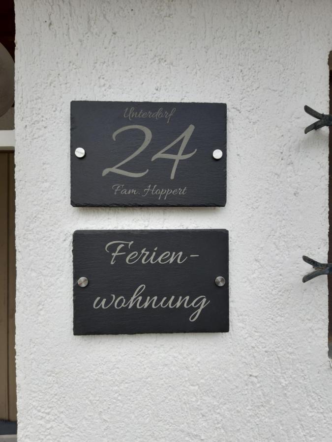 Ferienwohnung 80 m2 Haushälfte, 3 Zimmer, Parkplätze, bis 6 Pers Wängle Exterior foto