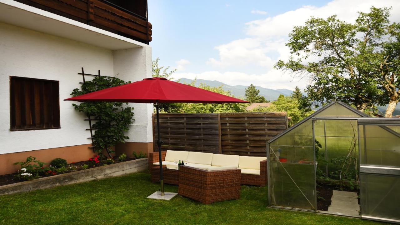 Ferienwohnung 80 m2 Haushälfte, 3 Zimmer, Parkplätze, bis 6 Pers Wängle Exterior foto